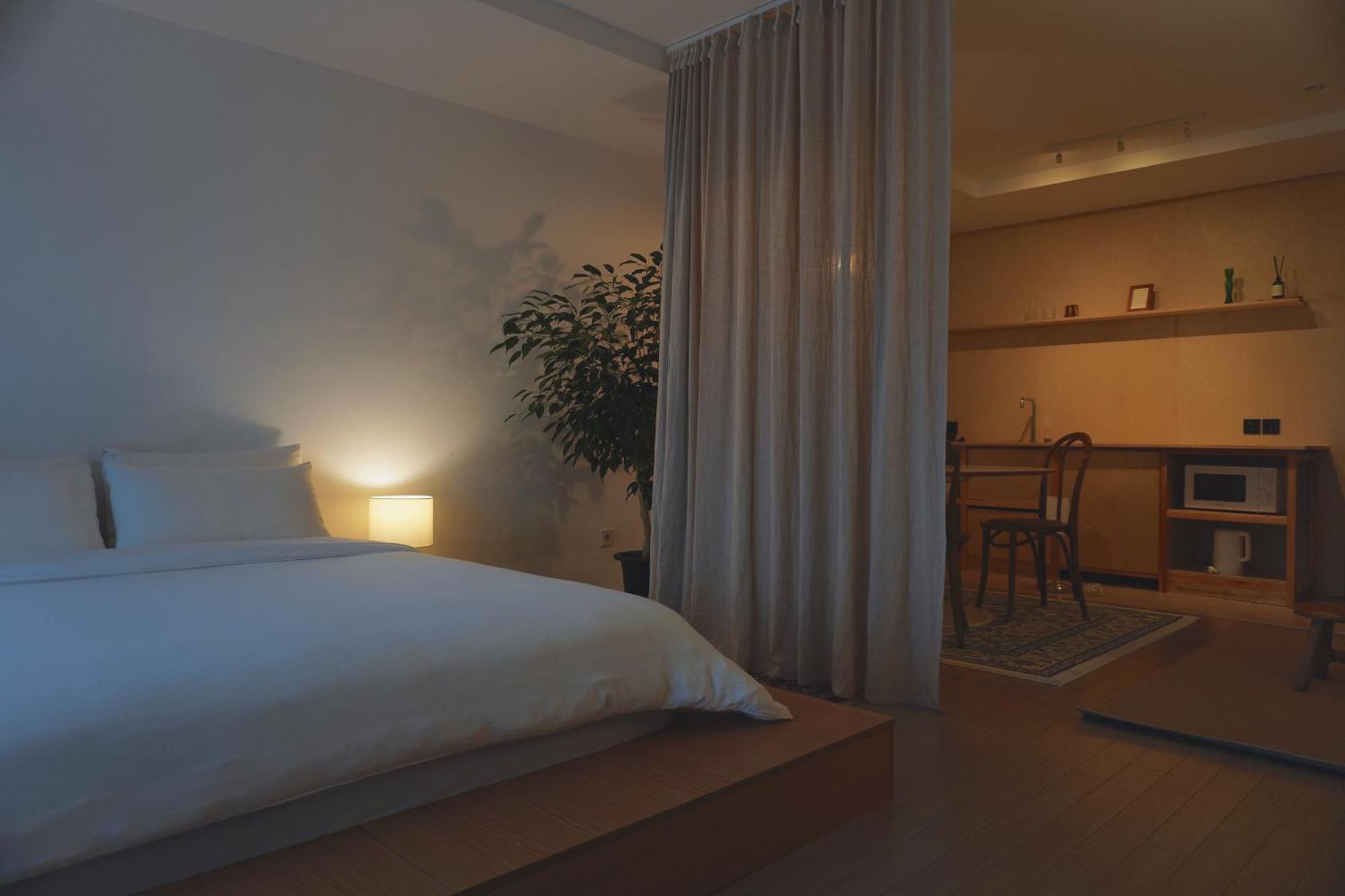 At Corner Resort & Garden Jeju Esterno foto